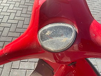 Vespa piaggio oldtimer scooter - afbeelding 13 van  13