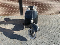 Vespa piaggio oldtimer scooter - afbeelding 6 van  13