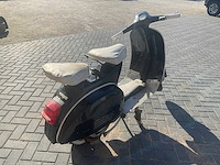 Vespa piaggio oldtimer scooter - afbeelding 8 van  13