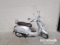 Vespa primavera 4t snorscooter - afbeelding 1 van  6