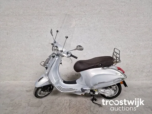 Vespa primavera 4t snorscooter - afbeelding 2 van  6