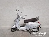 Vespa primavera 4t snorscooter - afbeelding 2 van  6