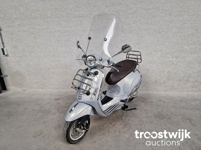 Vespa primavera 4t snorscooter - afbeelding 3 van  6