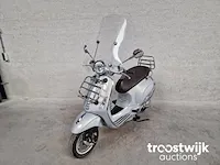 Vespa primavera 4t snorscooter - afbeelding 3 van  6