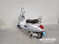 Vespa primavera 4t snorscooter - afbeelding 6 van  6