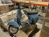 Vespa scooter (decoratief) - afbeelding 2 van  3