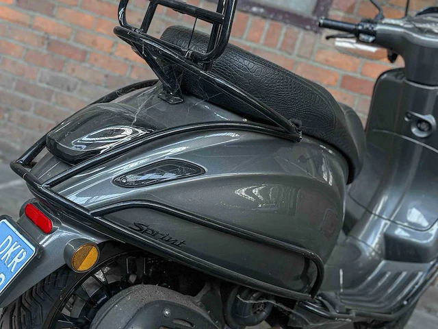 Vespa sprint 4t -special edition- piaggo 25km 2017, dkr-08-p - afbeelding 8 van  24