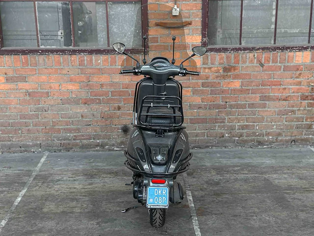 Vespa sprint 4t -special edition- piaggo 25km 2017, dkr-08-p - afbeelding 11 van  24