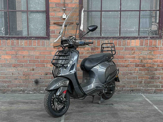Vespa sprint 4t -special edition- piaggo 25km 2017, dkr-08-p - afbeelding 1 van  24