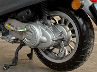 Vespa sprint 4t 49cc 2014, f-768-vr scooter - afbeelding 11 van  26