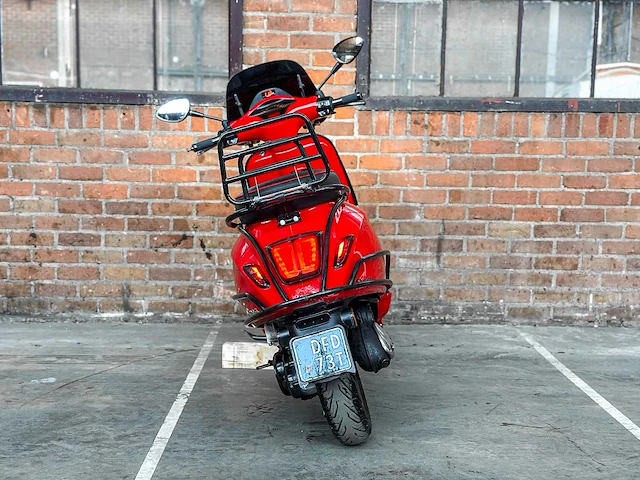 Vespa sprint 4t 80cc 2015 -custom- scooter, dfd-73-t - afbeelding 7 van  31