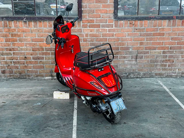 Vespa sprint 4t 80cc 2015 -custom- scooter, dfd-73-t - afbeelding 10 van  31
