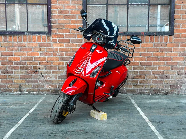 Vespa sprint 4t 80cc 2015 -custom- scooter, dfd-73-t - afbeelding 1 van  31