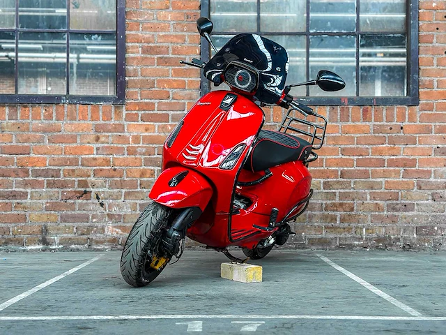 Vespa sprint 4t 80cc 2015 -custom- scooter, dfd-73-t - afbeelding 12 van  31