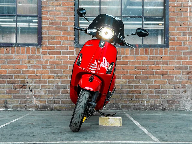 Vespa sprint 4t 80cc 2015 -custom- scooter, dfd-73-t - afbeelding 27 van  31