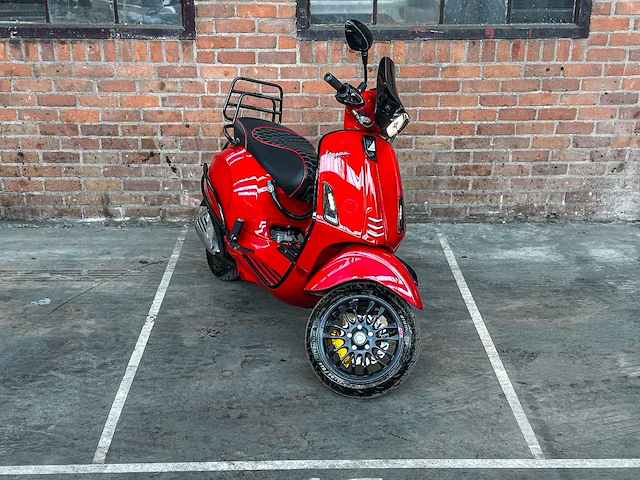 Vespa sprint 4t 80cc 2015 -custom- scooter, dfd-73-t - afbeelding 30 van  31