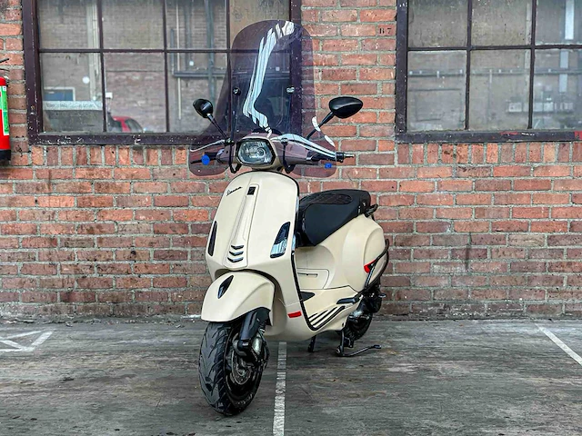 Vespa sprint 4t piaggio 2015, ddn-53-b scooter - afbeelding 1 van  34