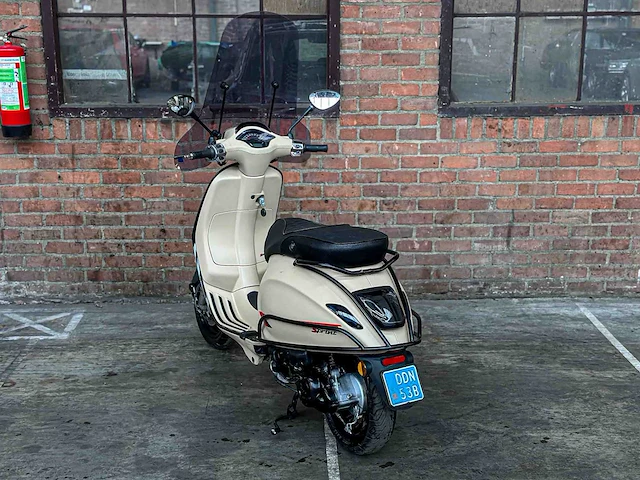 Vespa sprint 4t piaggio 2015, ddn-53-b scooter - afbeelding 21 van  34