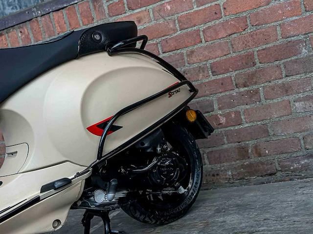Vespa sprint 4t piaggio 2015, ddn-53-b scooter - afbeelding 30 van  34