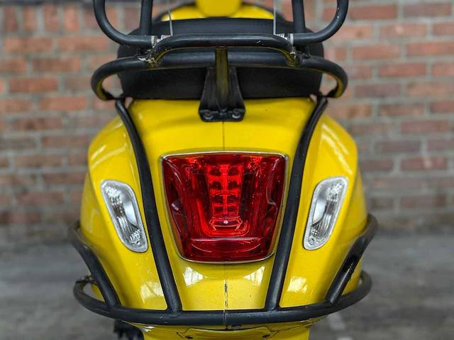 Vespa sprint 4t piaggio 2015, f-730-vl scooter - afbeelding 10 van  27