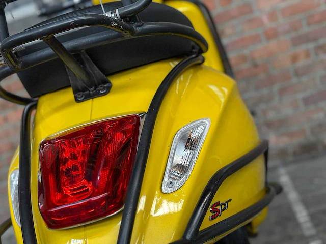 Vespa sprint 4t piaggio 2015, f-730-vl scooter - afbeelding 11 van  27
