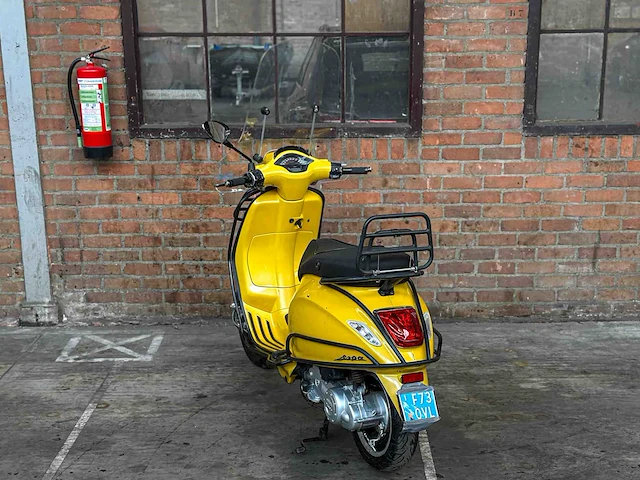 Vespa sprint 4t piaggio 2015, f-730-vl scooter - afbeelding 15 van  27