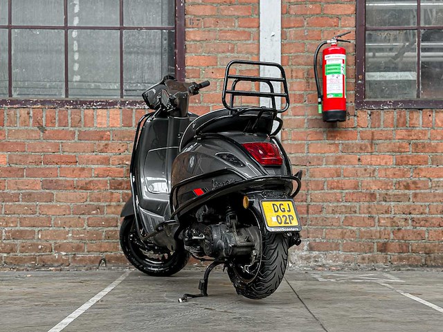 Vespa sprint 4t piaggio scooter, dgj-02-p - afbeelding 13 van  24