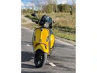 Vespa sprint 4t scooter, dld-69-t - afbeelding 1 van  5