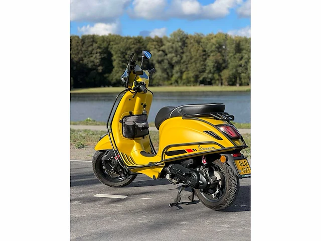 Vespa sprint 4t scooter, dld-69-t - afbeelding 2 van  5
