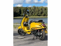 Vespa sprint 4t scooter, dld-69-t - afbeelding 2 van  5