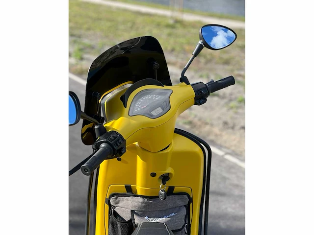 Vespa sprint 4t scooter, dld-69-t - afbeelding 5 van  5