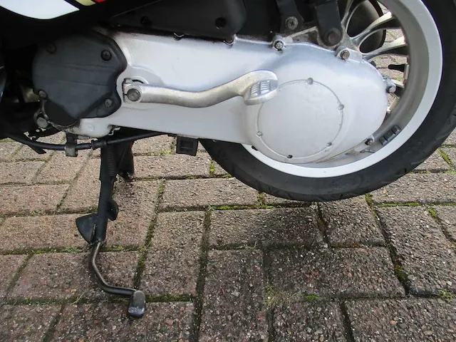Vespa sprint custom - bromscooter - 2 tact - scooter - afbeelding 3 van  14