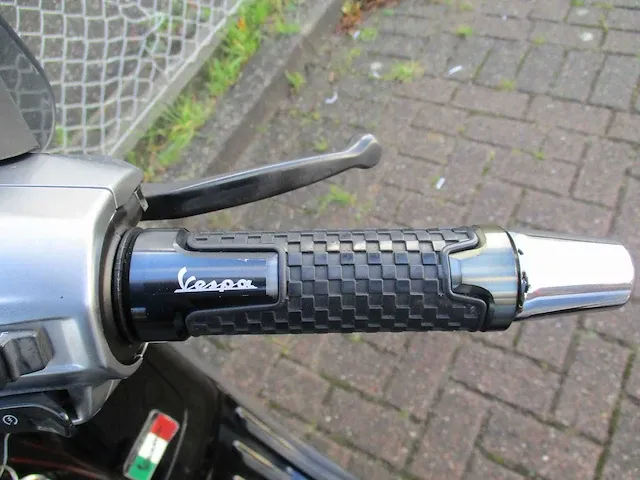 Vespa sprint custom - bromscooter - 2 tact - scooter - afbeelding 5 van  14