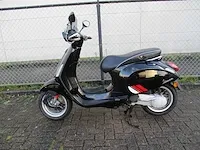 Vespa sprint custom - bromscooter - 2 tact - scooter - afbeelding 1 van  14