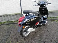 Vespa sprint custom - bromscooter - 2 tact - scooter - afbeelding 12 van  14