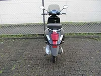 Vespa sprint custom - bromscooter - 2 tact - scooter - afbeelding 13 van  14