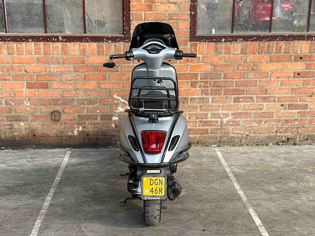 Vespa sprint primavera 4t 2016 (custom), dgn-46-r scooter - afbeelding 14 van  31
