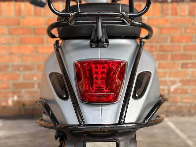 Vespa sprint primavera 4t 2016 (custom), dgn-46-r scooter - afbeelding 15 van  31