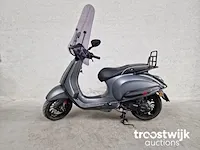 Vespa sprint snorscooter - afbeelding 1 van  6