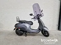 Vespa sprint snorscooter - afbeelding 2 van  6