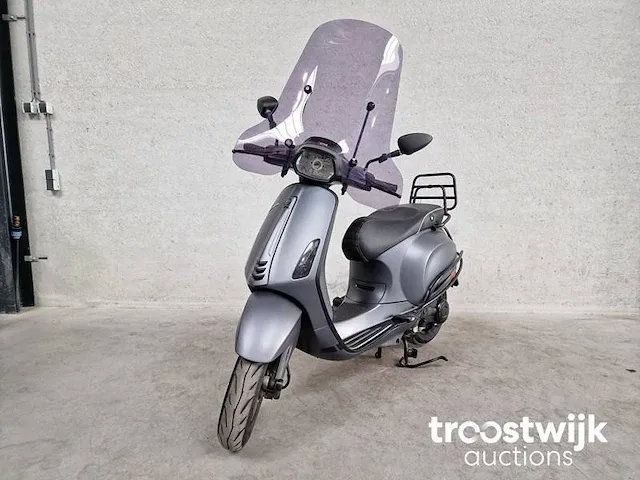 Vespa sprint snorscooter - afbeelding 4 van  6