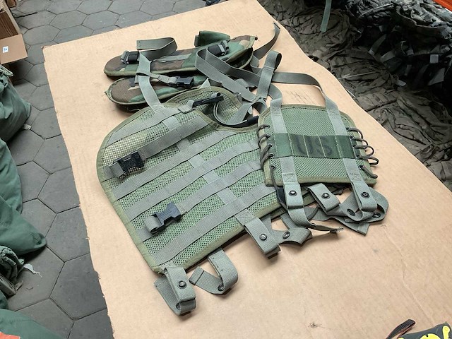 Vest - afbeelding 1 van  2