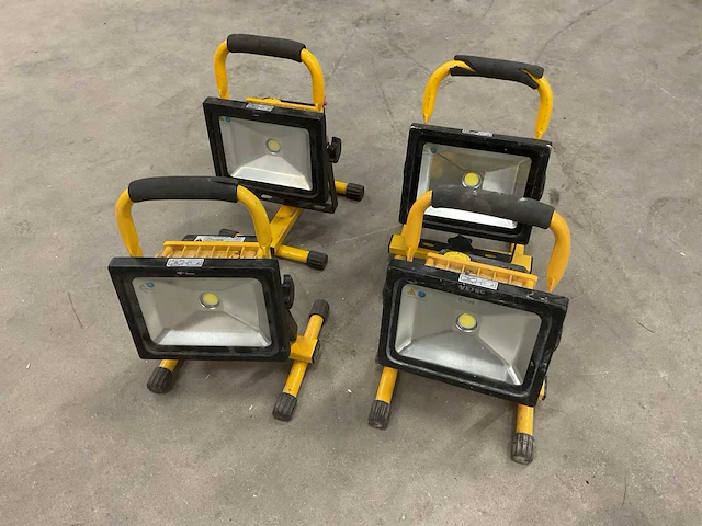 Vetec led accu bouwlamp (4x) - afbeelding 1 van  3