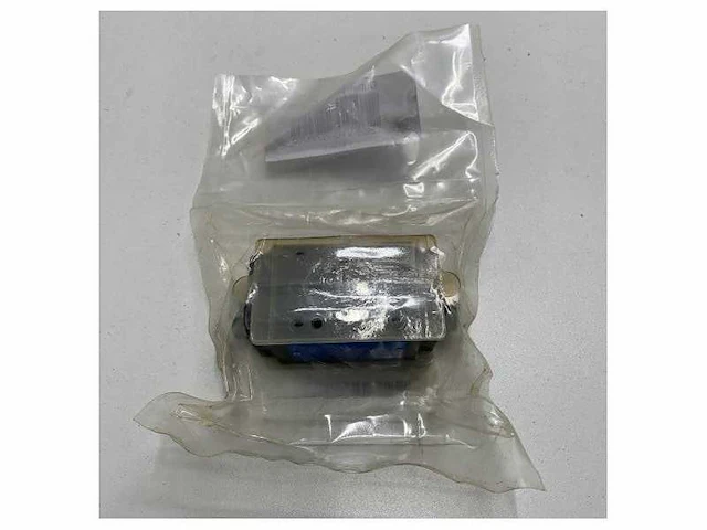 Vetus ht5198 double hydraulic control valve stainless steel - afbeelding 4 van  5