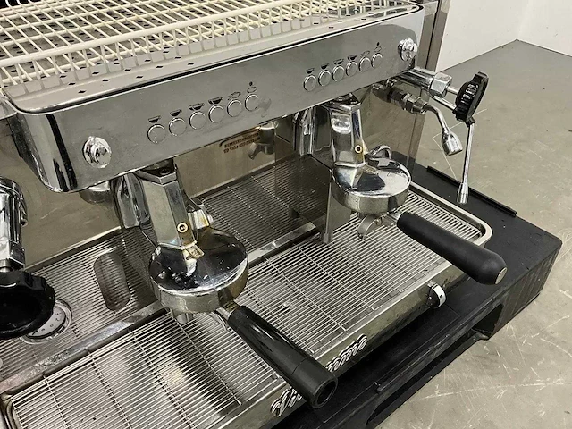 Vibiemme - 2-groeps - koffiemachine - afbeelding 2 van  11