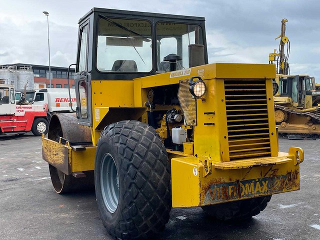 Vibromax - 1995 - 2000 compactor roller 12.5t 3.765h - grondwals - afbeelding 10 van  15