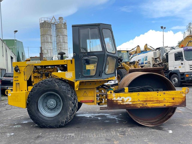 Vibromax - 1995 - 2000 compactor roller 12.5t 3.765h - grondwals - afbeelding 13 van  15