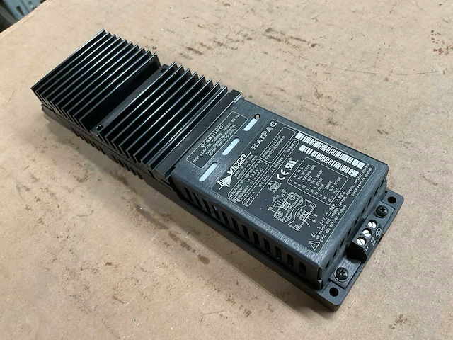 Vicor flat pac power supply (2x) - afbeelding 1 van  4