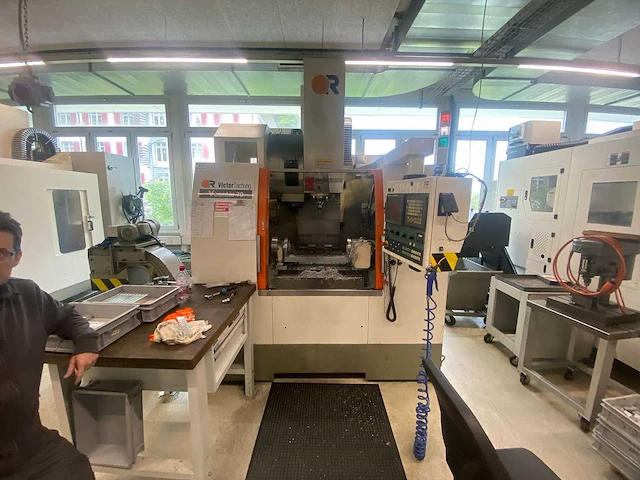 Victor vcenter 70 vmc with 4e axis - afbeelding 1 van  9