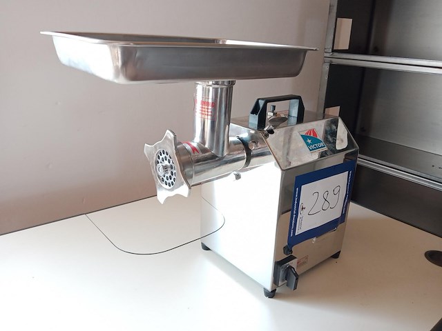 Victor - afbeelding 1 van  8